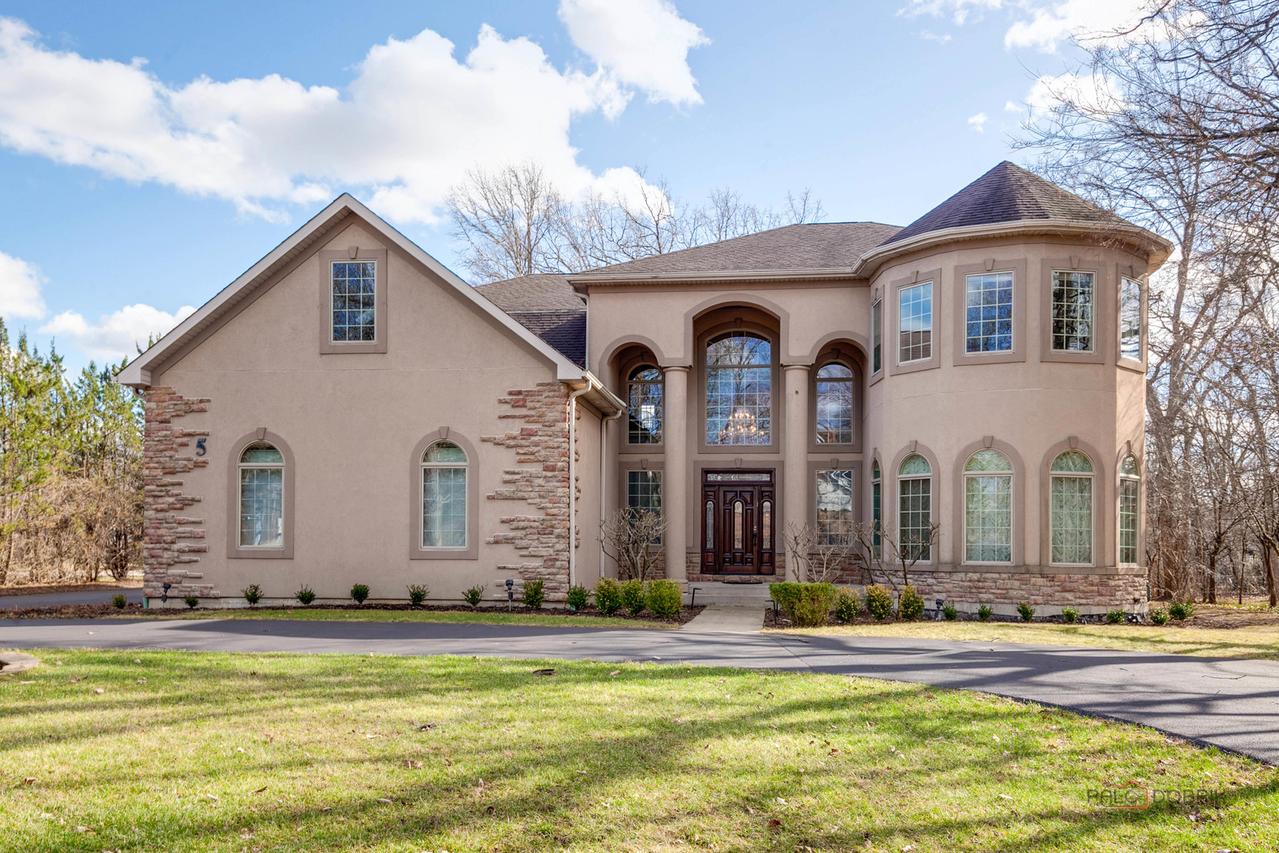 5 Cedar Ln., Lincolnshire, IL 60069