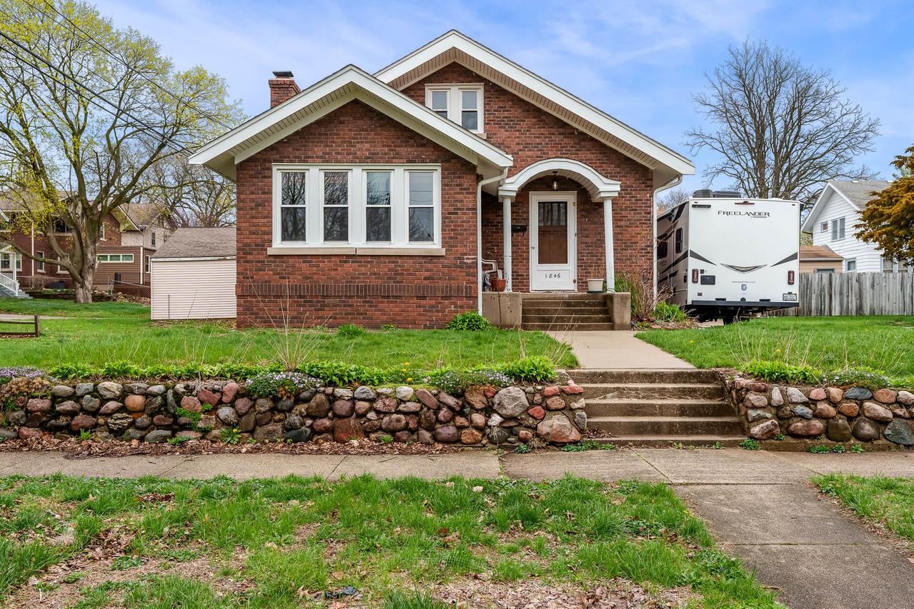 1846 2nd Ave., Rockford, IL 61104