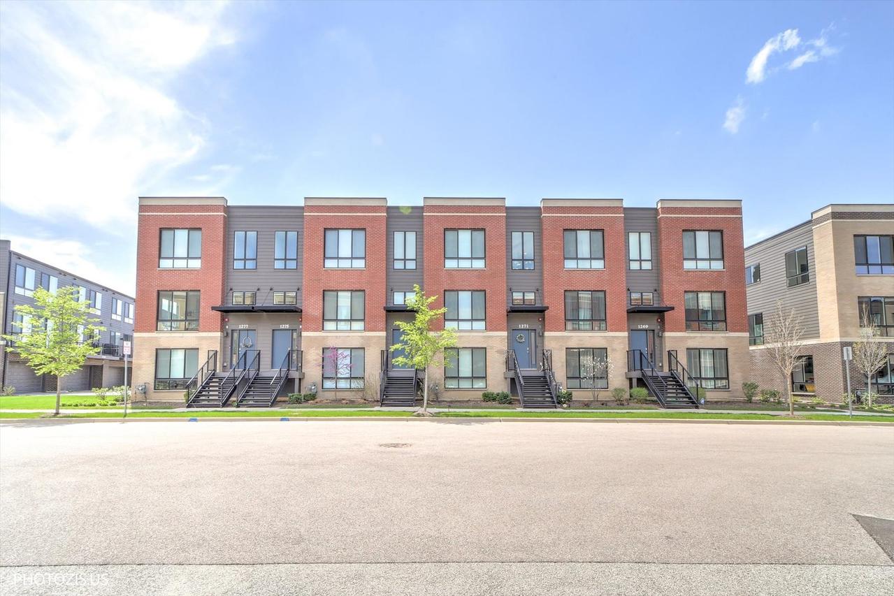 1271 Catalina Ct., Schaumburg, IL 60173