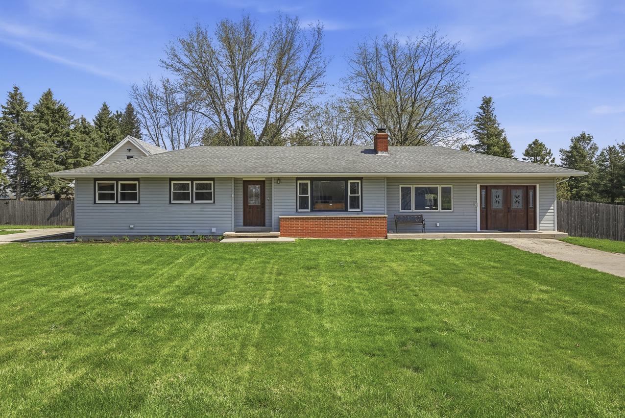 1818 Brickville Rd., Sycamore, IL 60178