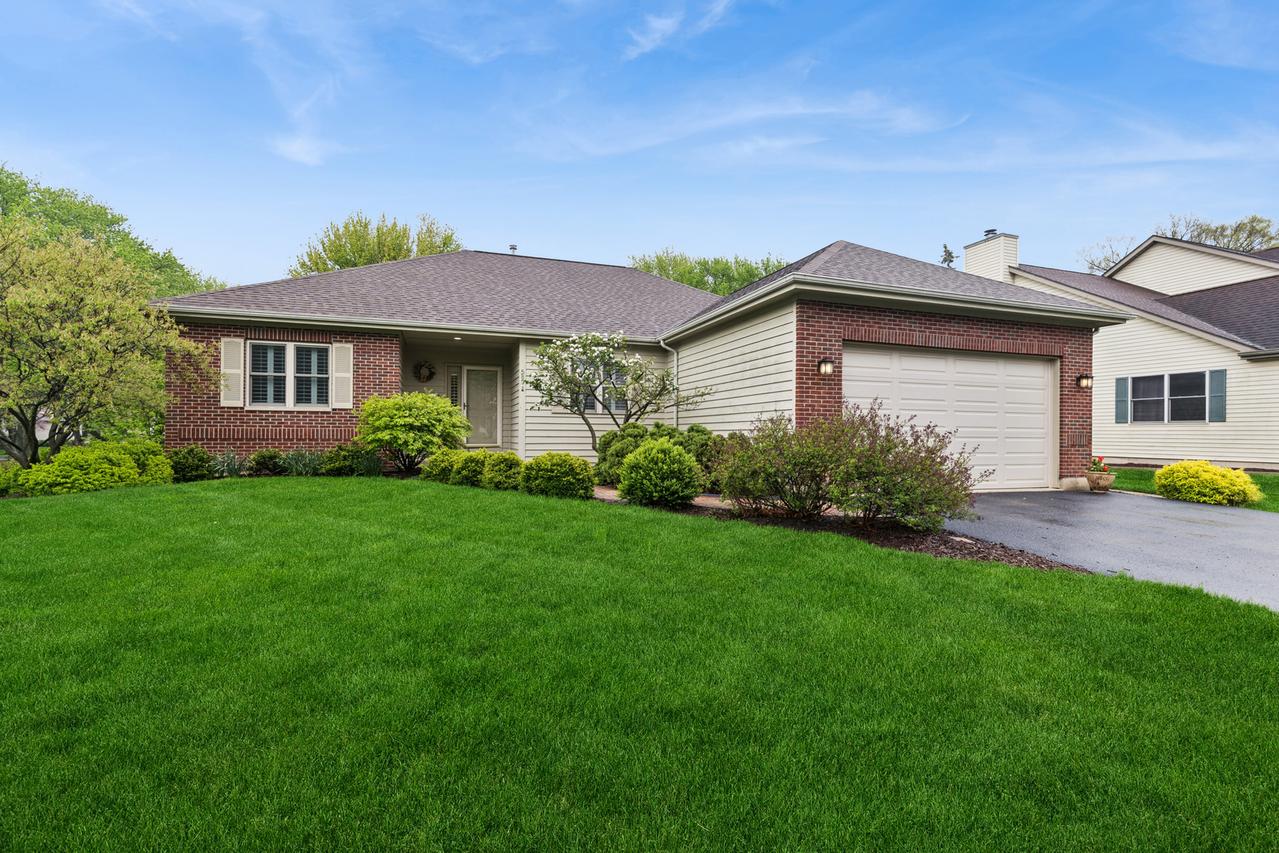 583 Larium Ln., Crystal Lake, IL 60012