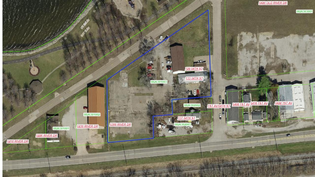 5300 River Dr., Moline, IL 61265