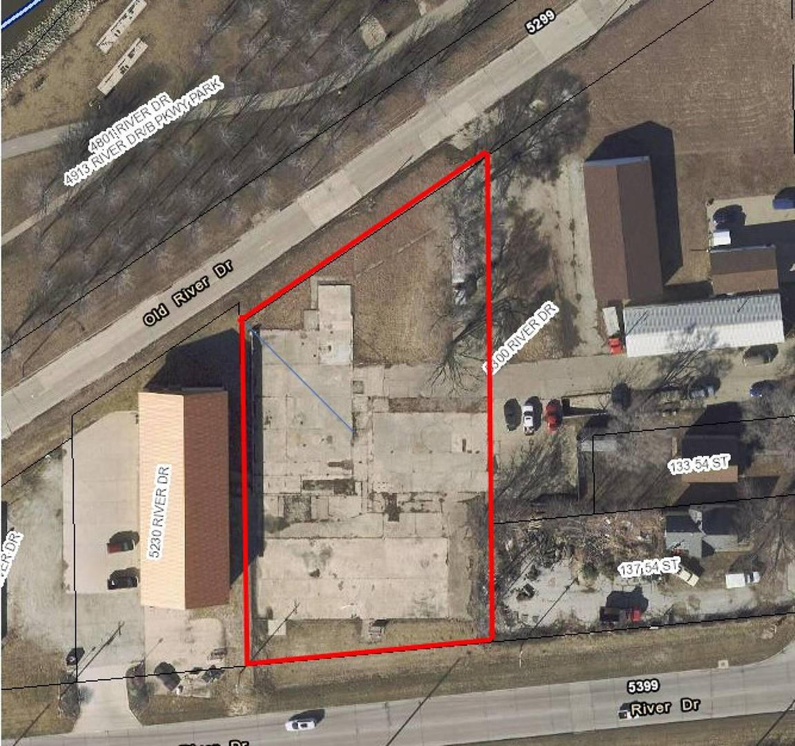 5300 River Dr., Moline, IL 61265