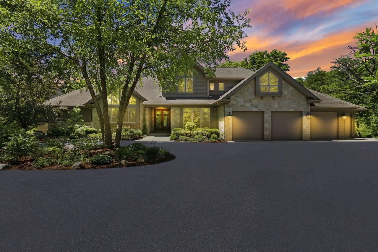 8806 Whispering Pines Tr., Woodstock, IL 60098