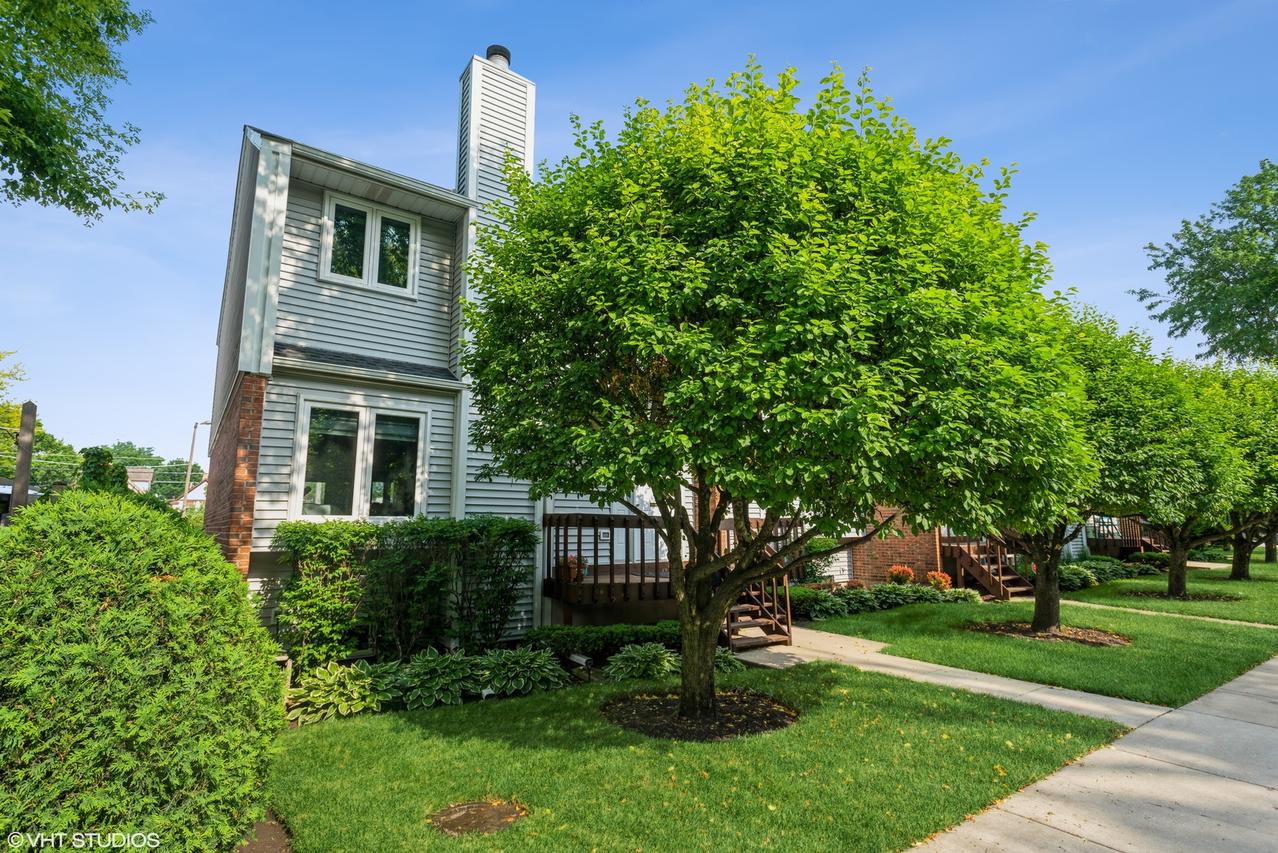 8535 Ferris Ave., Morton Grove, IL 60053