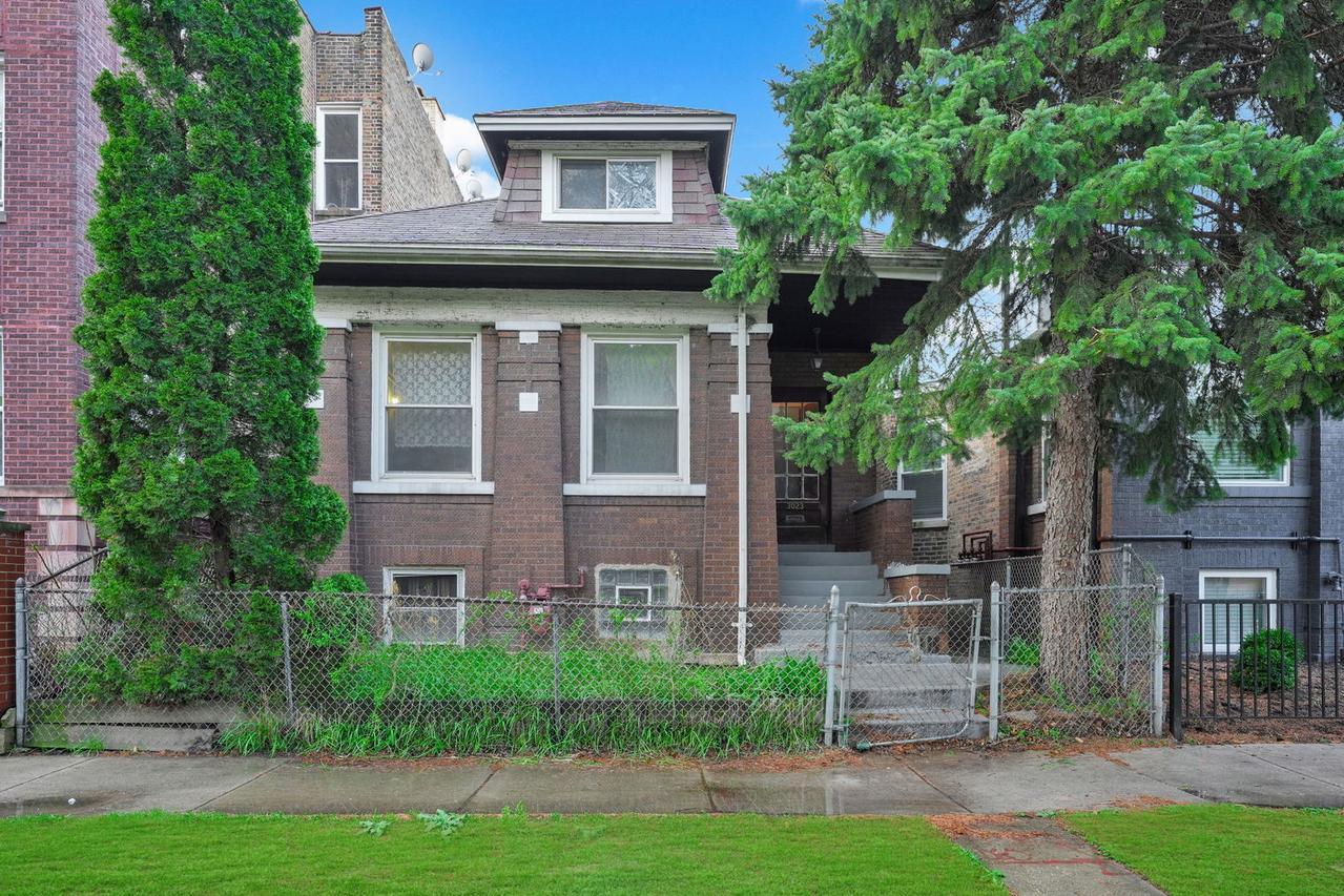 3023 W Ainslie St., Chicago, IL 60625