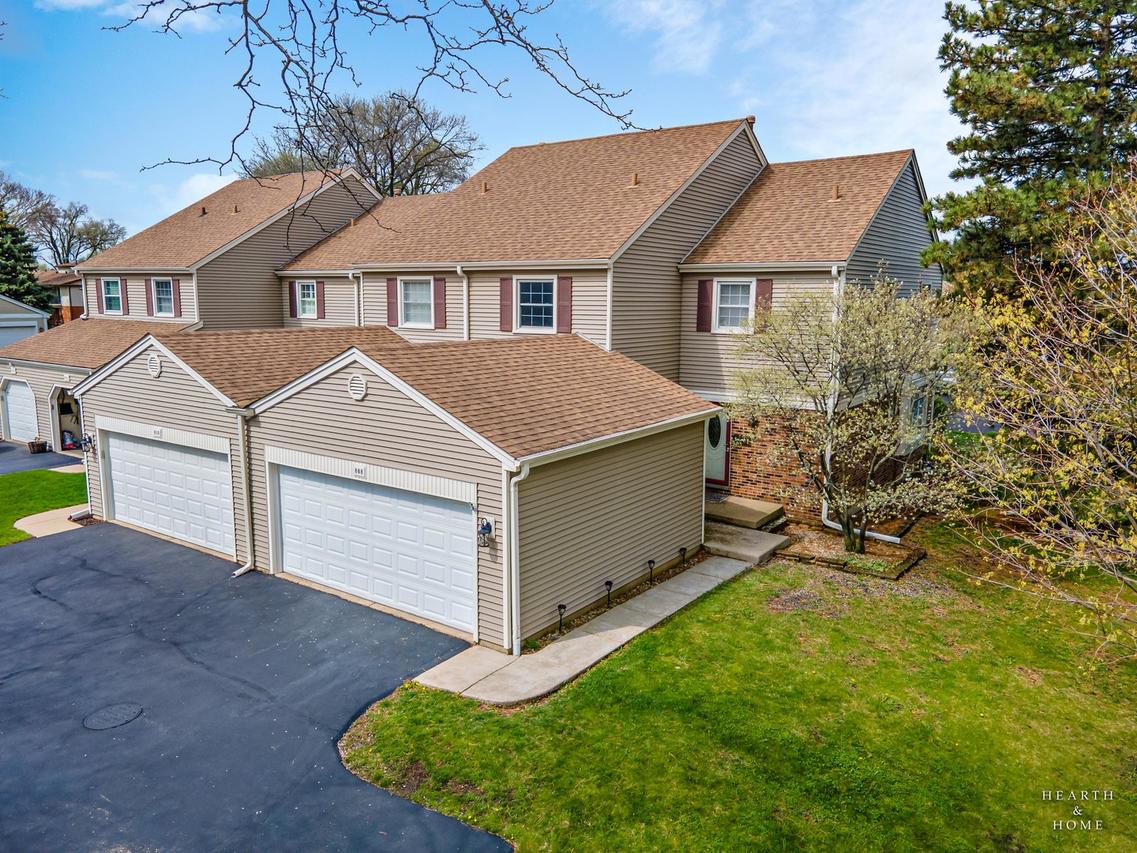 808 Banyan Dr., Elk Grove Village, IL 60007