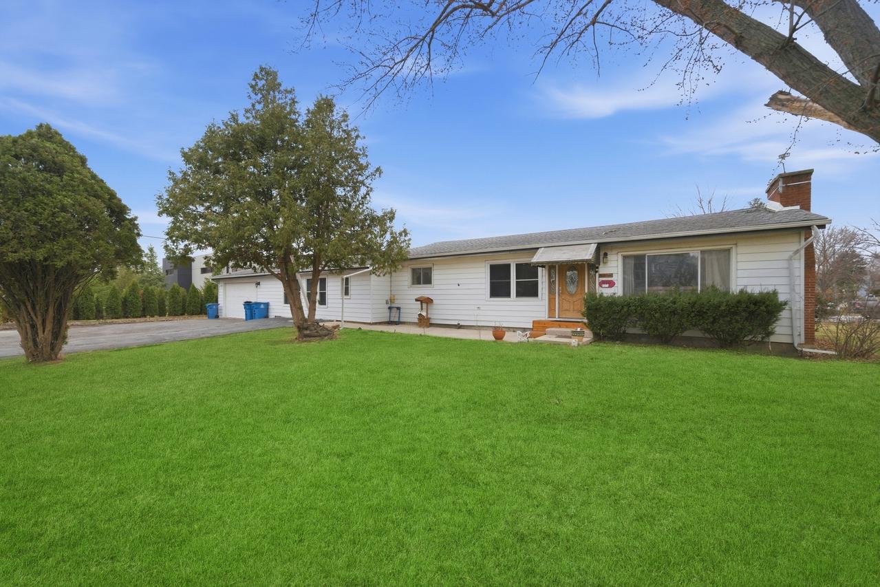 810 N Cherry St., Addison, IL 60101