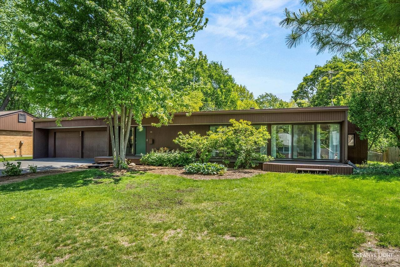 426 N Kingsway Dr., Aurora, IL 60506