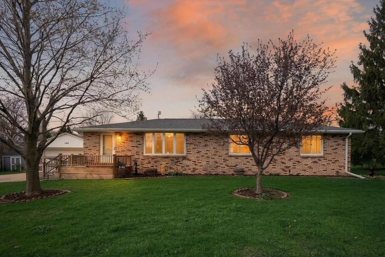 340 W Shaffer St., Dakota, IL 61018