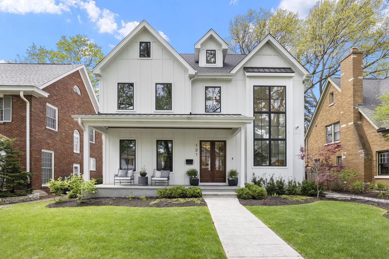 121 N Julian St., Naperville, IL 60540