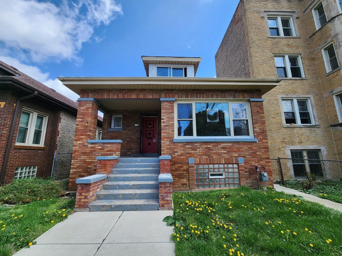 8253 S Throop St., Chicago, IL 60620