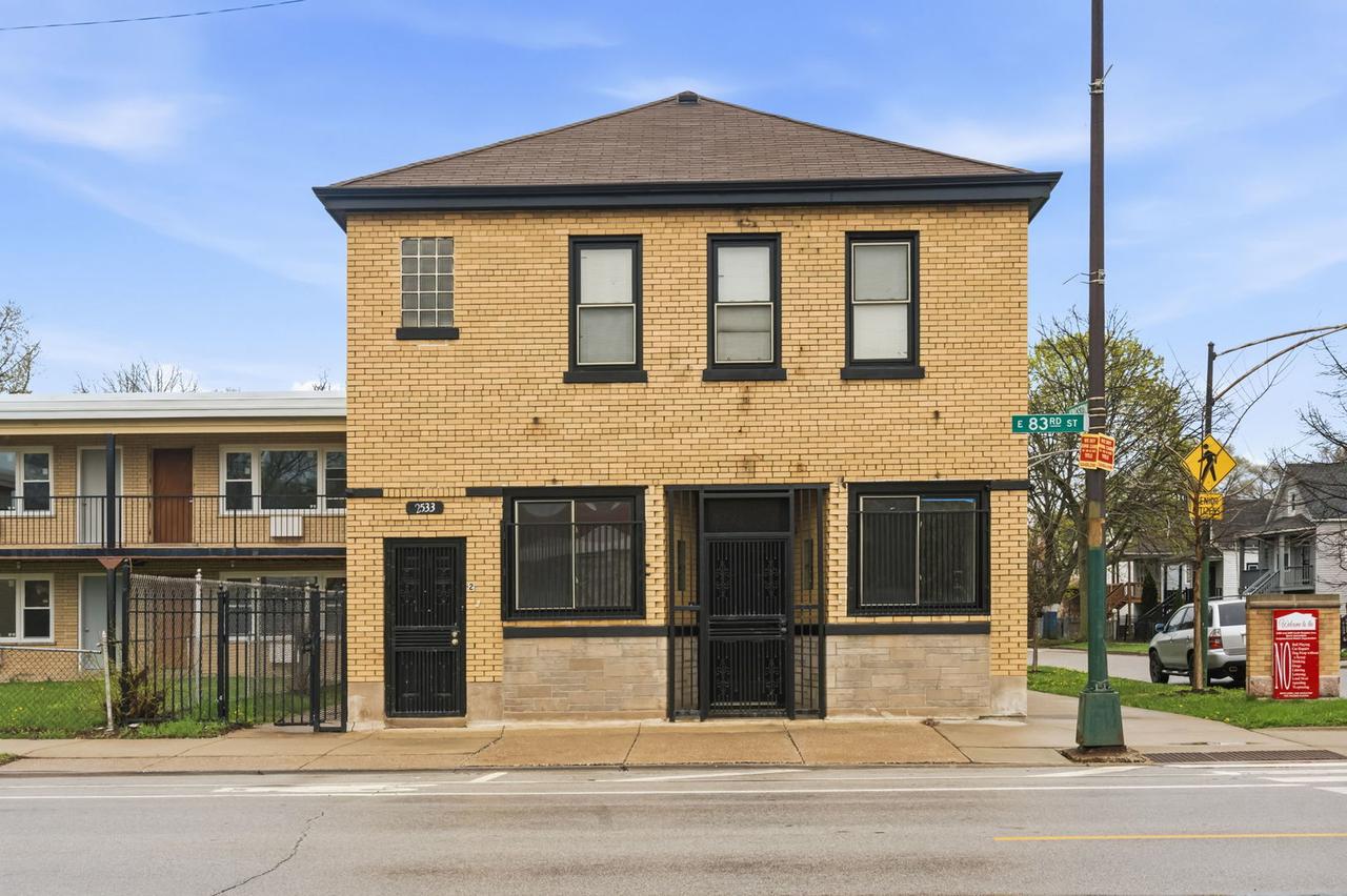 2533 E 83rd St., Chicago, IL 60617