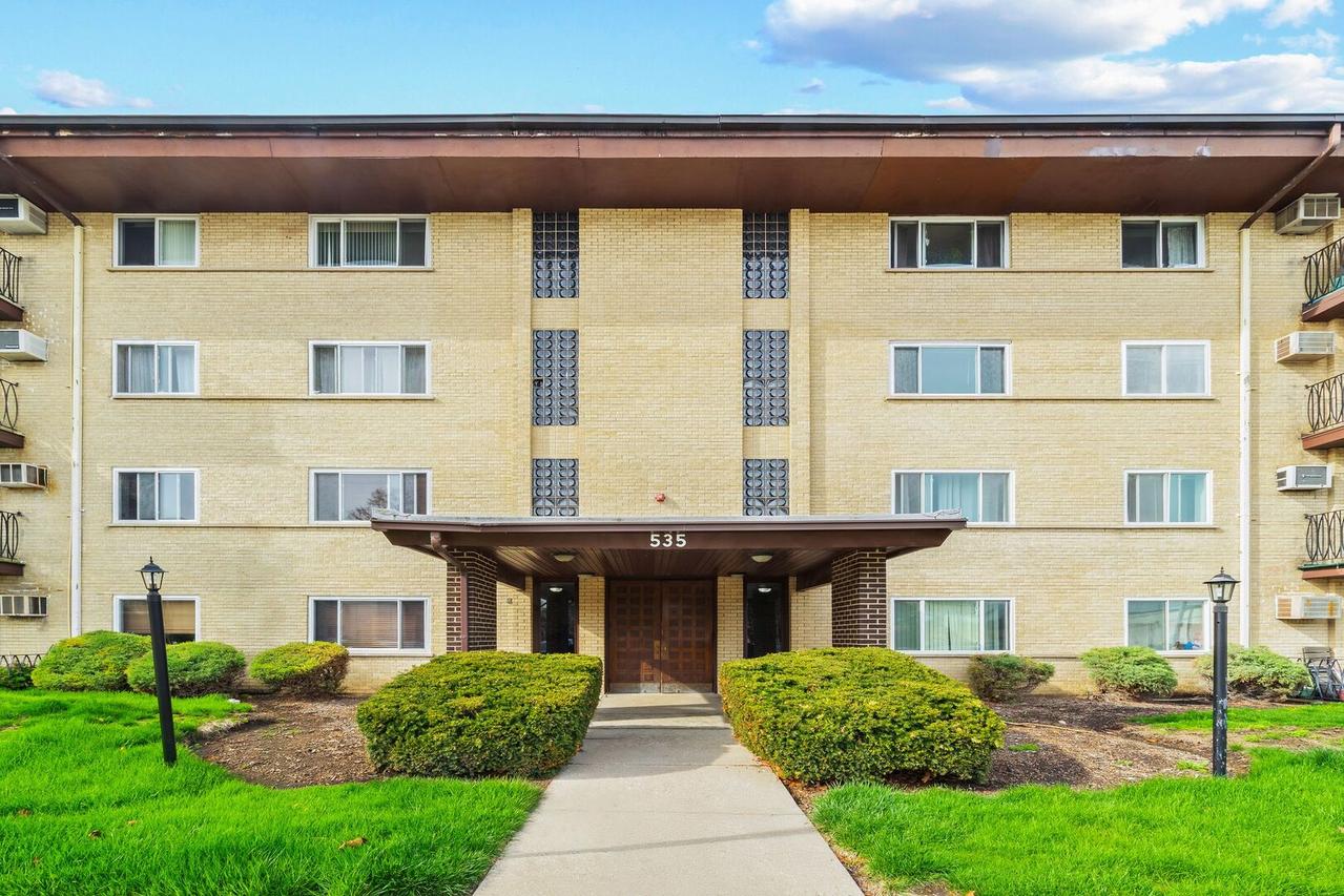 535 S Cleveland Ave. #406, Arlington Heights, IL 60005