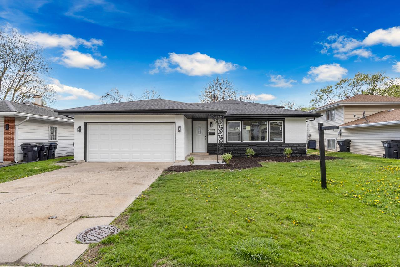 15622 Kenwood Ave., South Holland, IL 60473