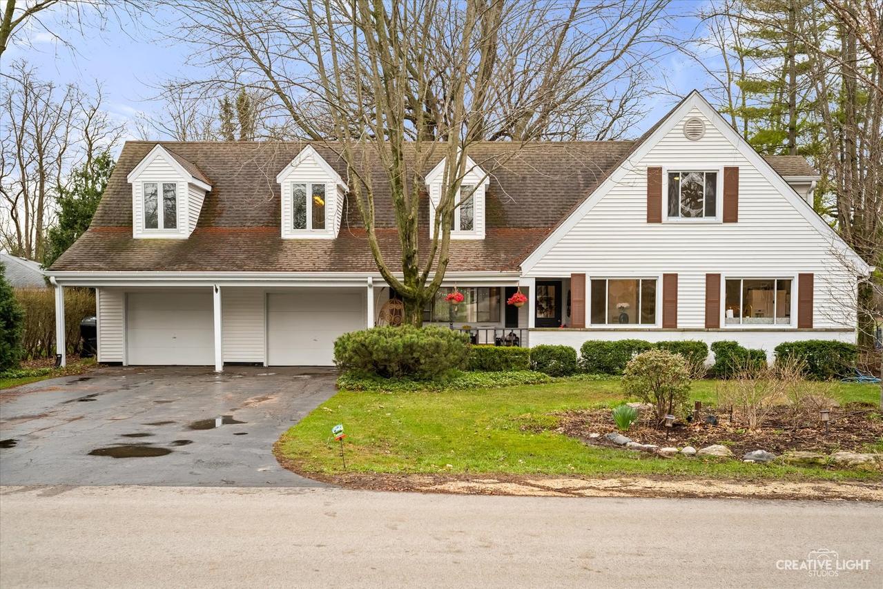 93 Golfview Rd., Lake Zurich, IL 60047