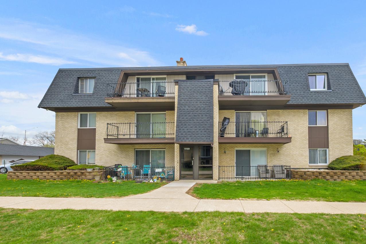 11101 S 84th Ave. #3A, Palos Hills, IL 60465