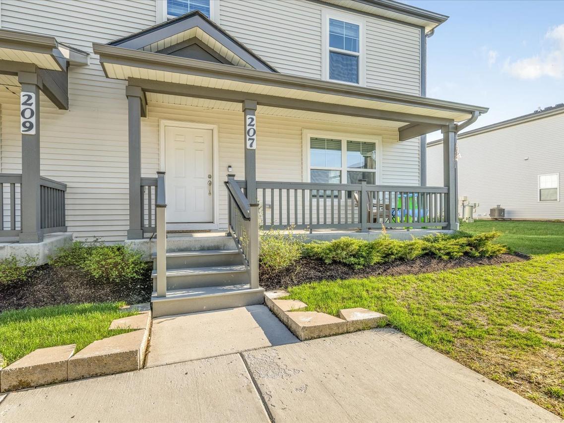 207 S Llanos St., Cortland, IL 60112