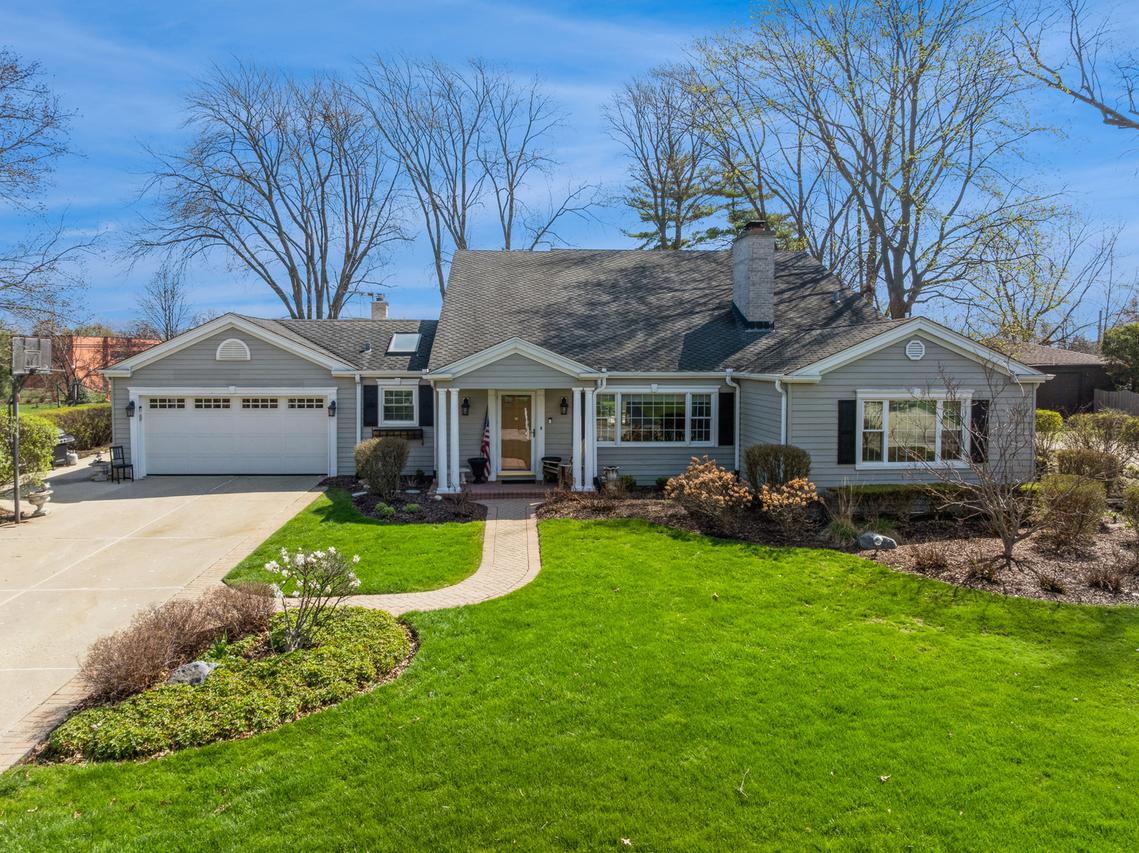 819 S Beverly Ln., Arlington Heights, IL 60005