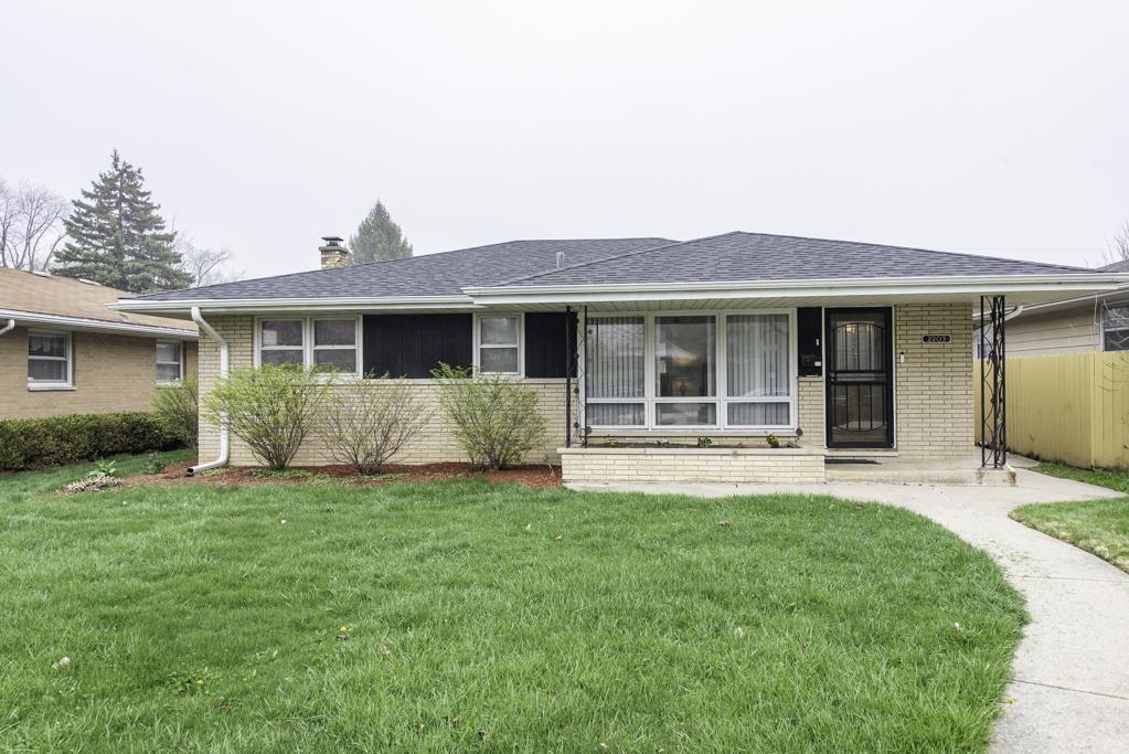 2203 Gilboa Ave., Zion, IL 60099