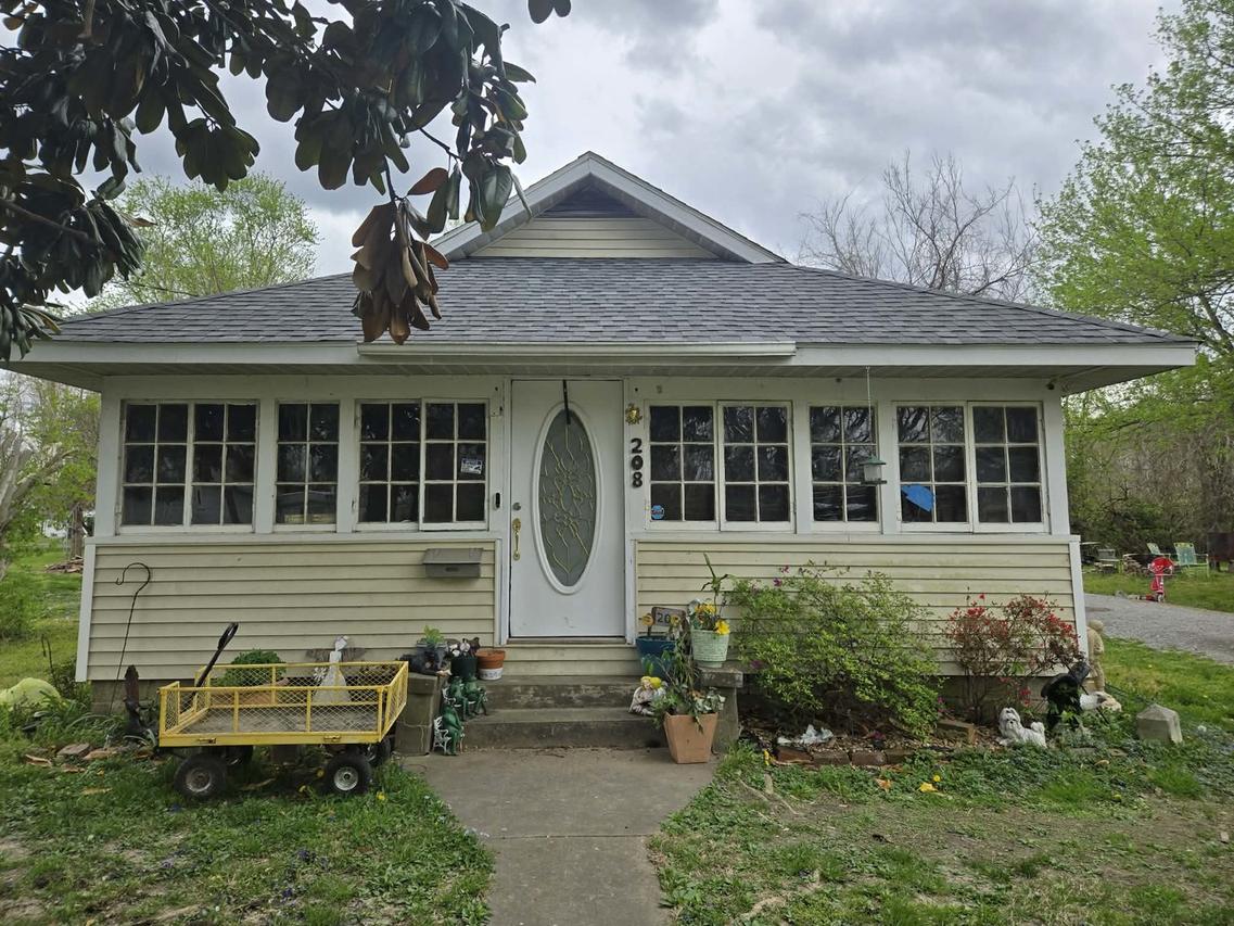 208 W Bryan St., Herrin, IL 62948