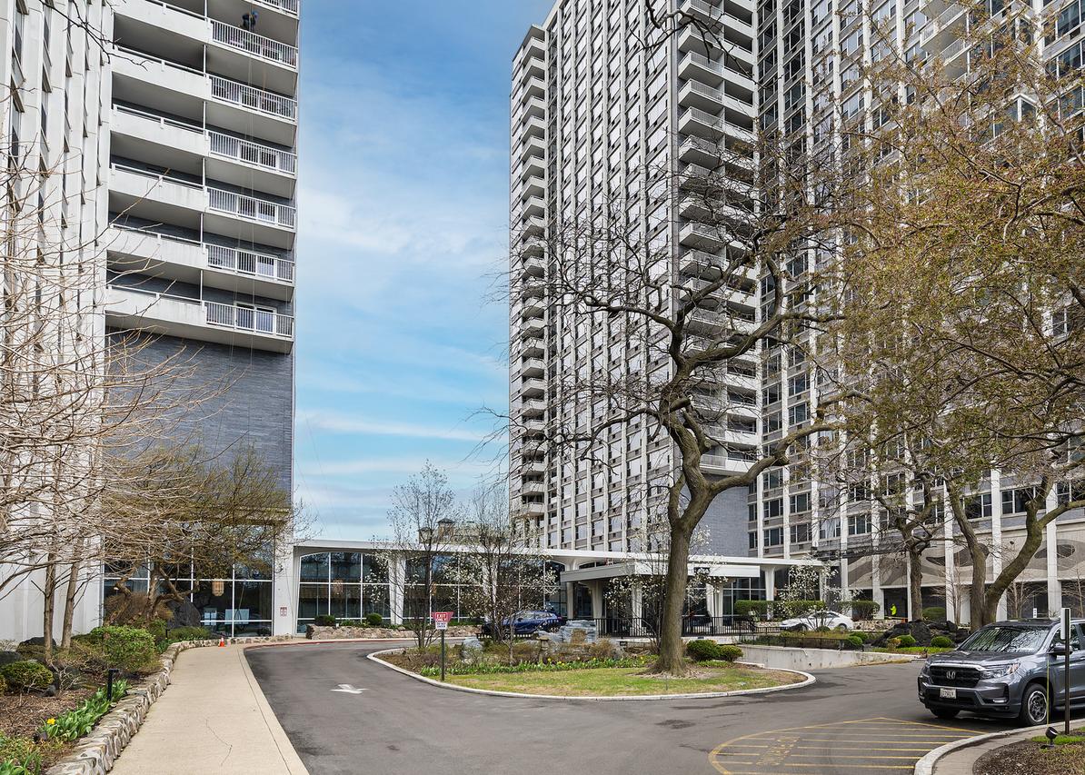 4250 N Marine Dr. #1508, Chicago, IL 60613