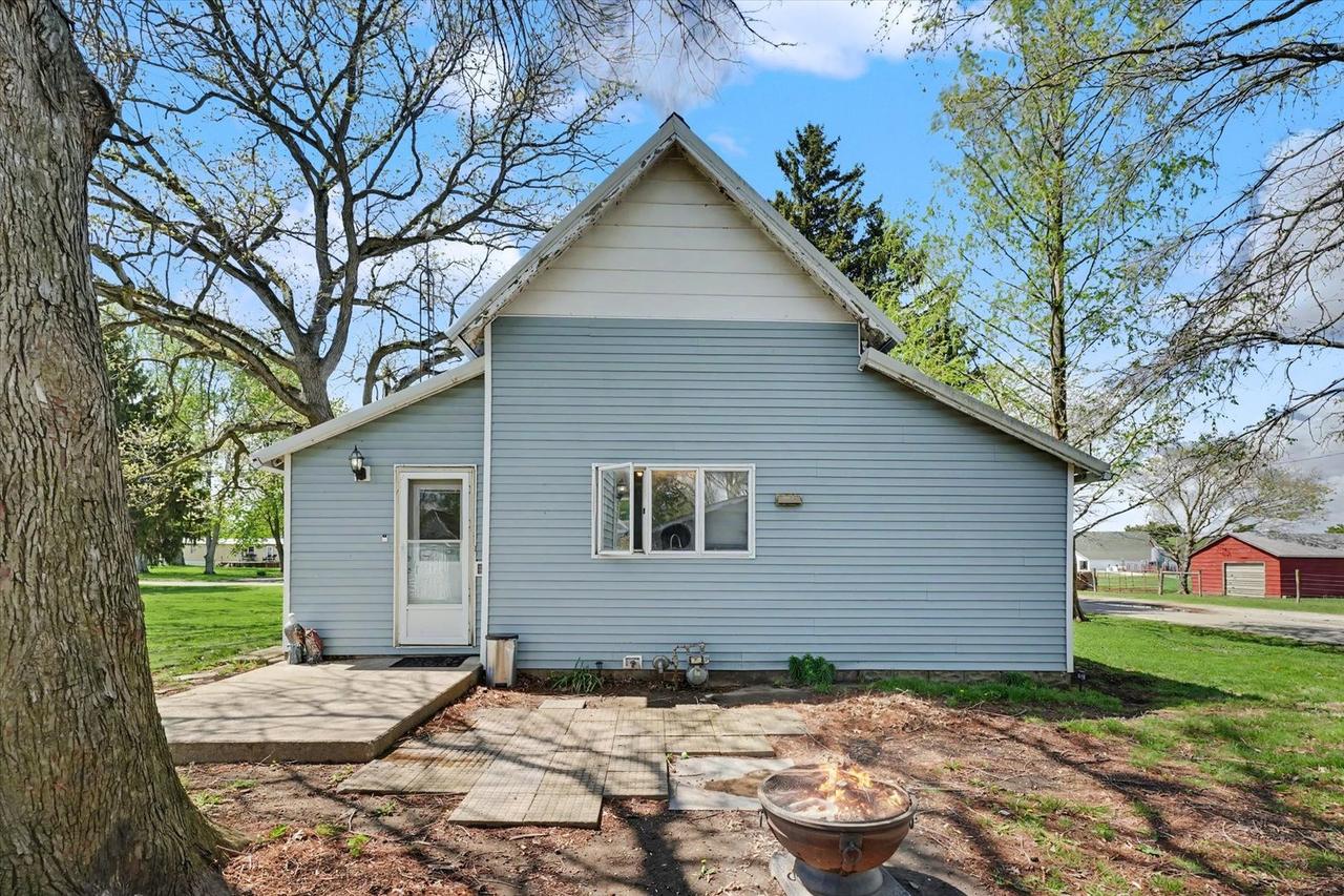 707 N Gray St., Sidell, IL 61876
