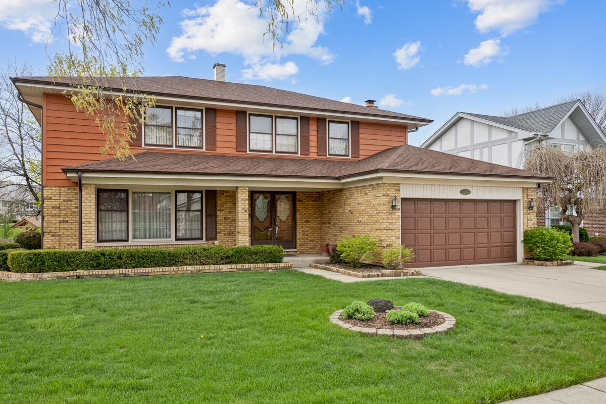 1274 Biscayne Dr., Elk Grove Village, IL 60007