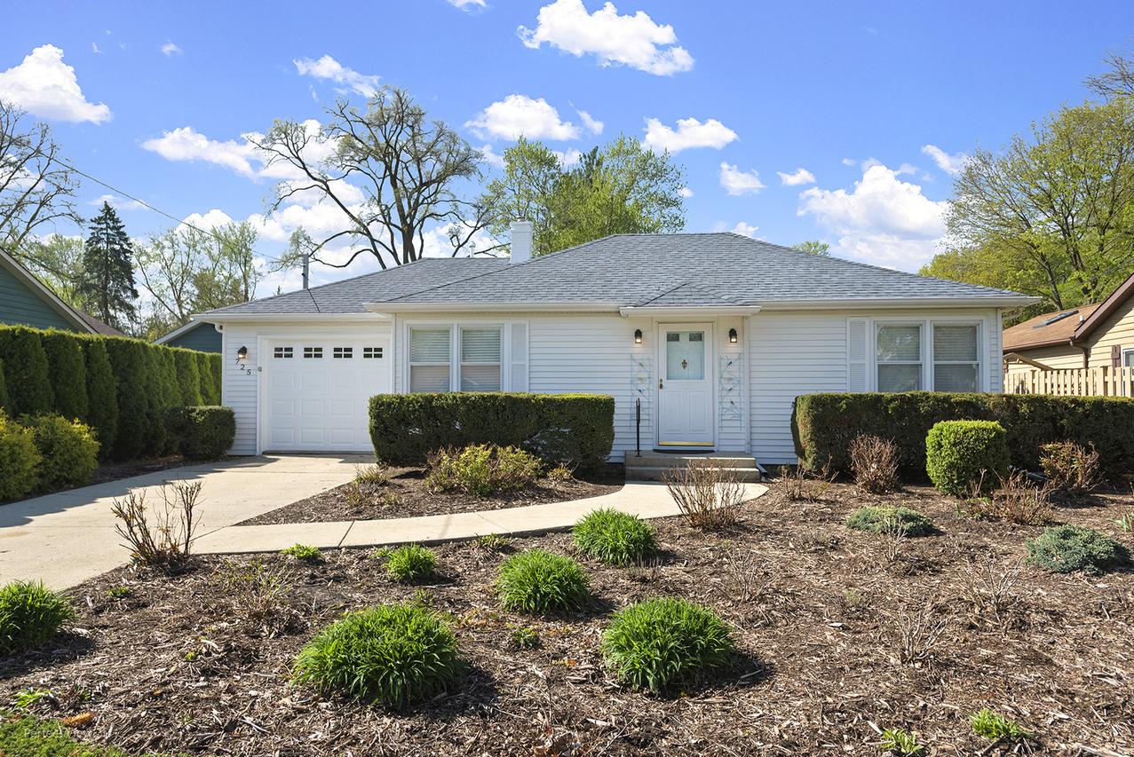 28W725 Main St., Warrenville, IL 60555