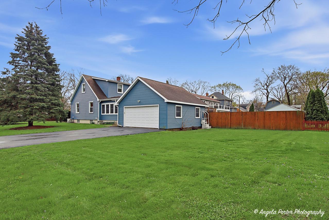 937 Wicker St., Woodstock, IL 60098