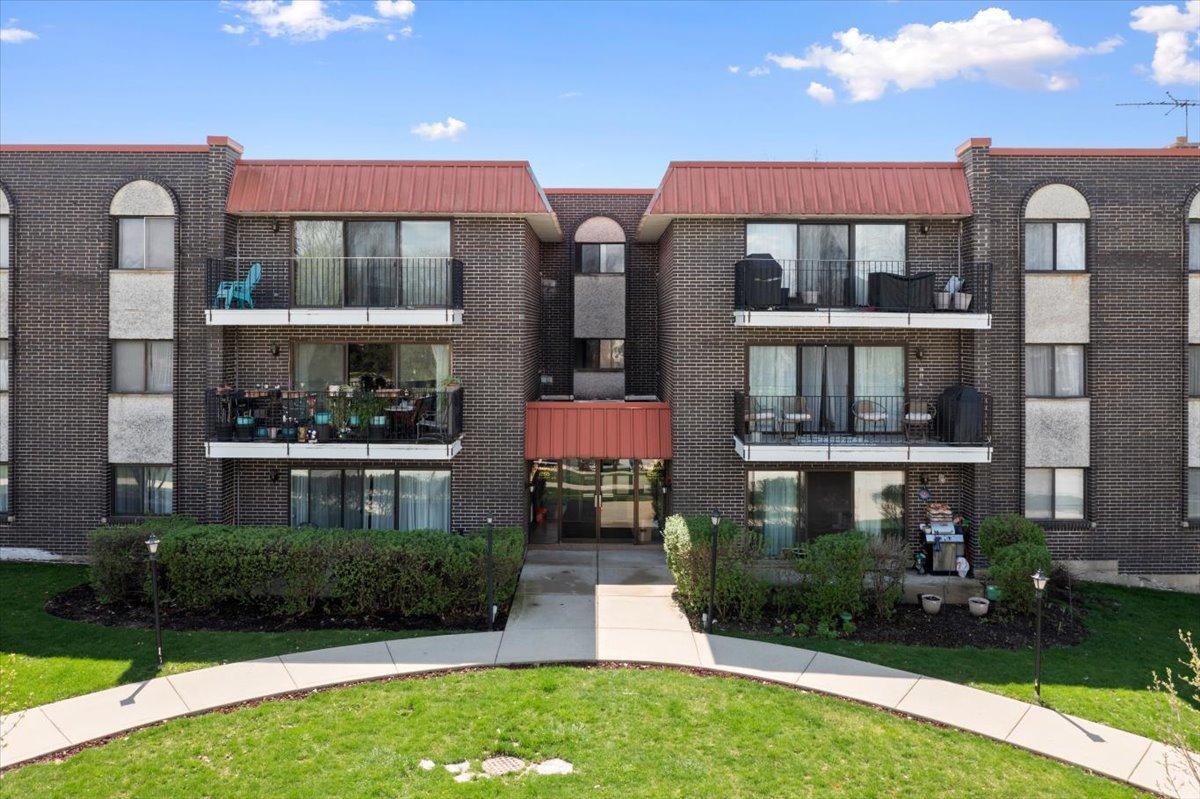 1255 W Prospect Ave. #109, Mount Prospect, IL 60056