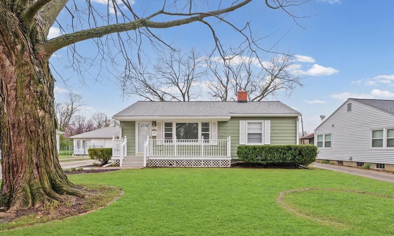 911 S New St., Champaign, IL 61820