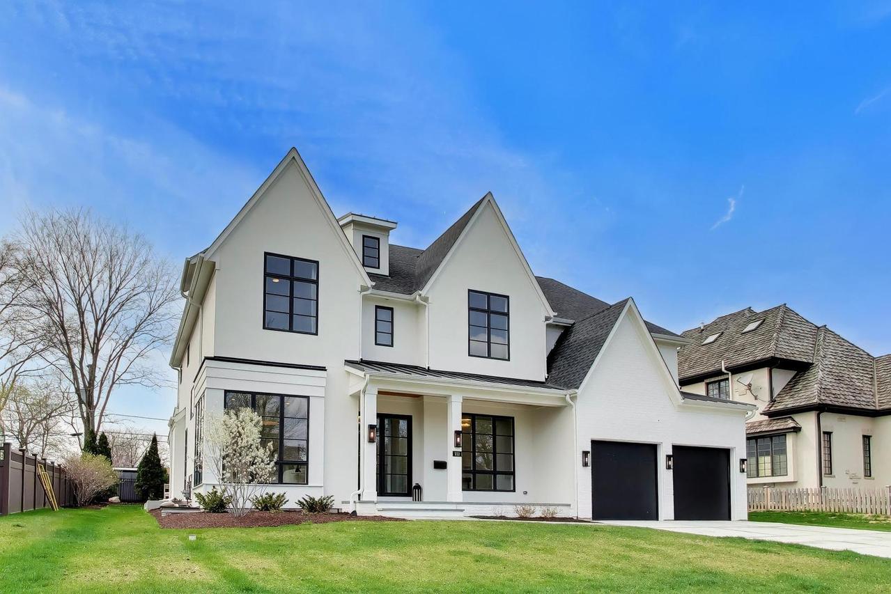 910 Allmen Ave., Hinsdale, IL 60521