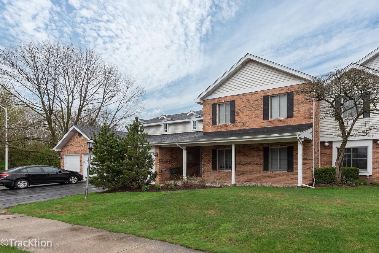 717 Maplewood Ct. #B, Willowbrook, IL 60527