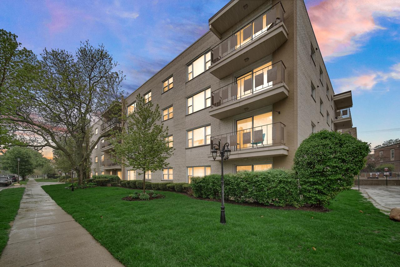 8210 Elmwood St. #314, Skokie, IL 60077