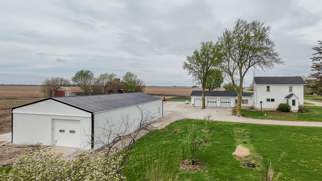 11323 N 1500 East Rd., Pontiac, IL 61764