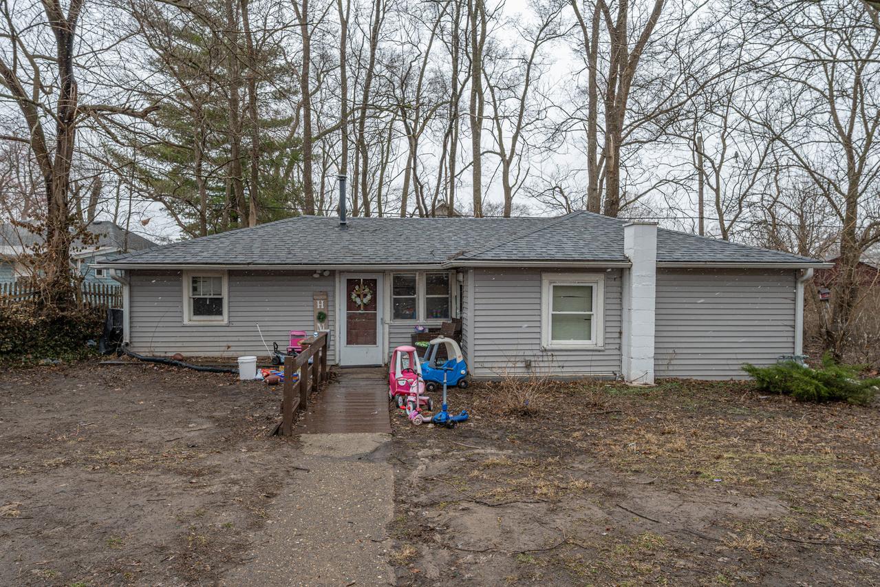 2935 Potter St., Rockford, IL 61109