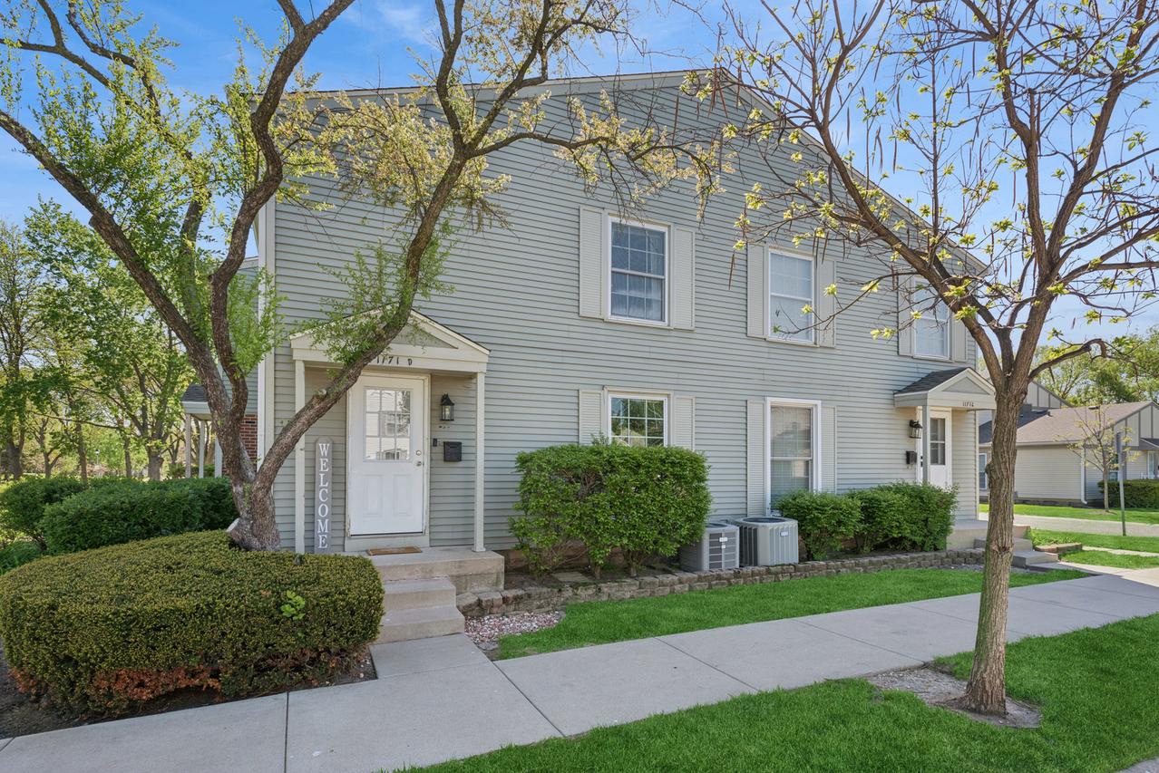 1171 Bunker Hill Ct. #D, Wheaton, IL 60189
