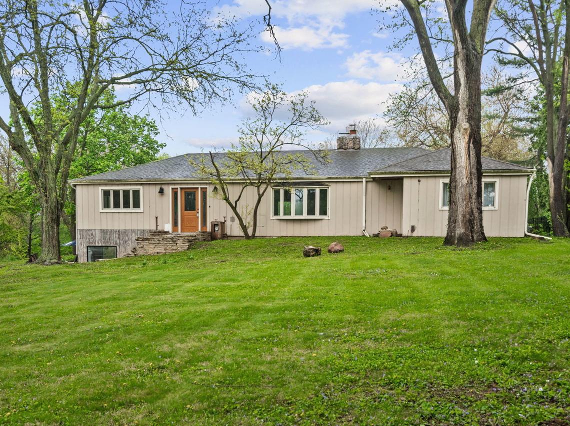 1S655 Taylor Rd., Glen Ellyn, IL 60137