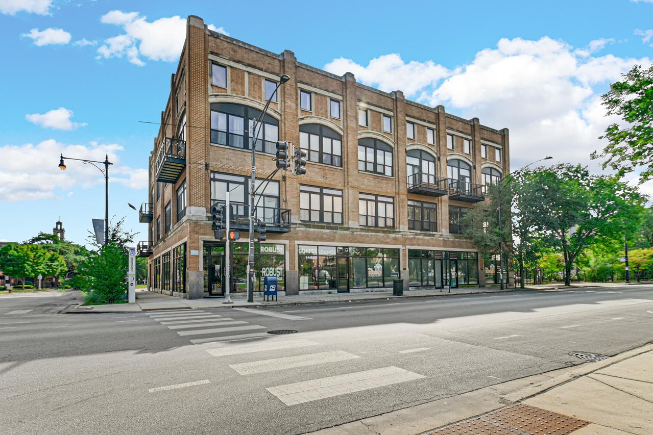 6300 S Woodlawn St. #305, Chicago, IL 60637