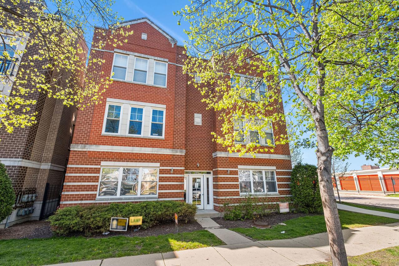 2204 N Natchez Ave. #1N, Chicago, IL 60707