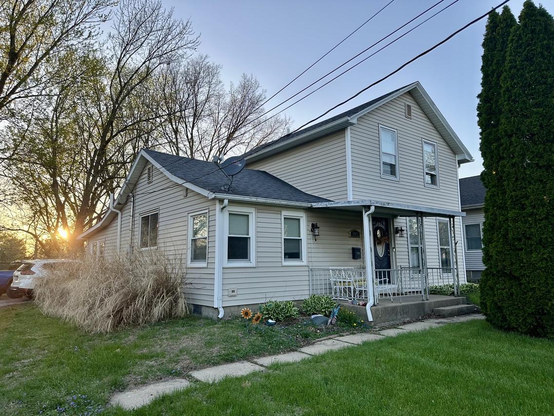 712 N 1st St., Princeton, IL 61356