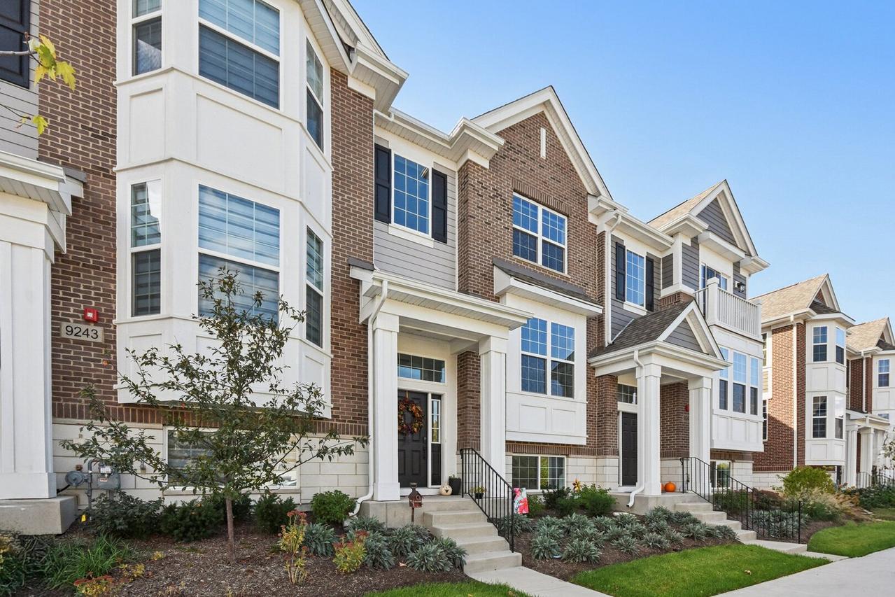 9245 Harlowe Ln., Orland Park, IL 60462