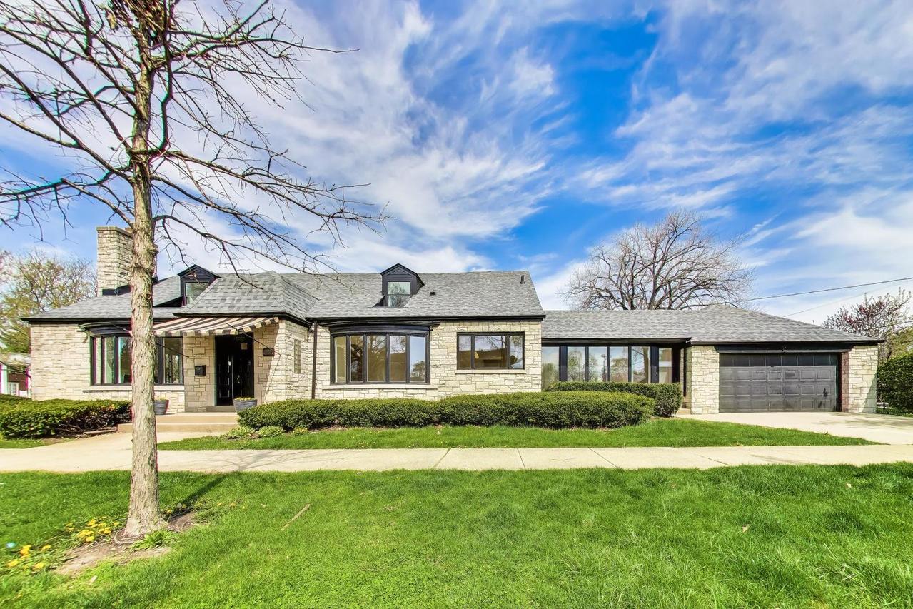 1503 Clinton Pl., River Forest, IL 60305