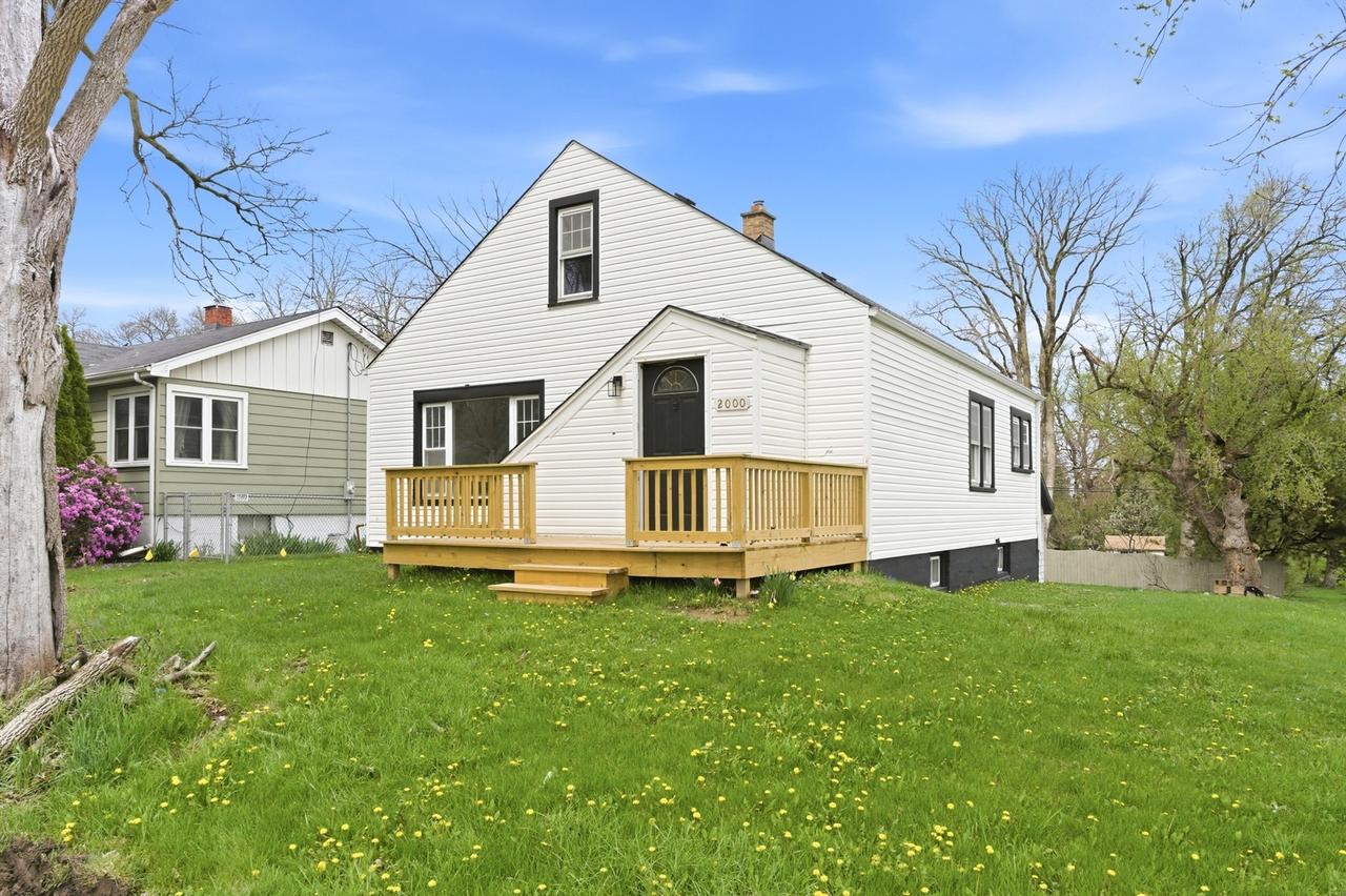 2000 Maple Ave., Downers Grove, IL 60515