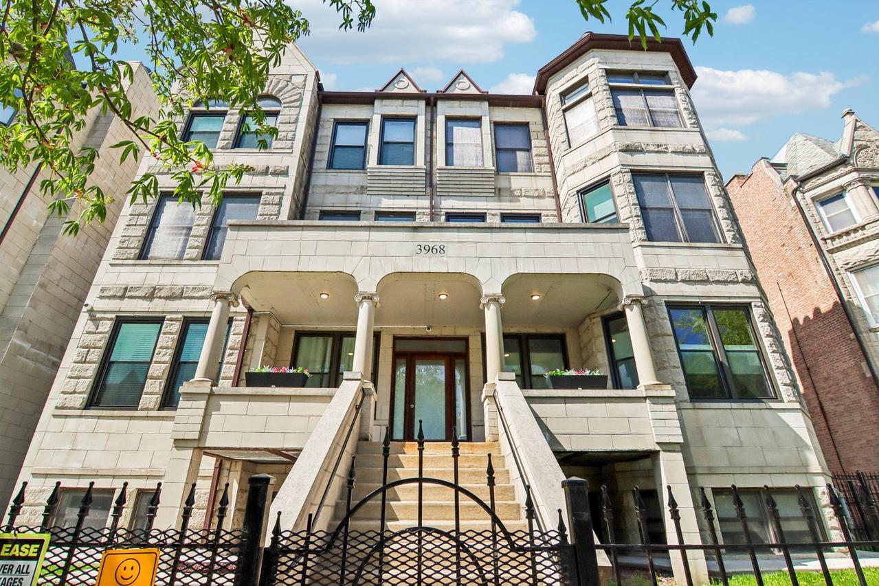 3968 S Ellis Ave. #2N, Chicago, IL 60653