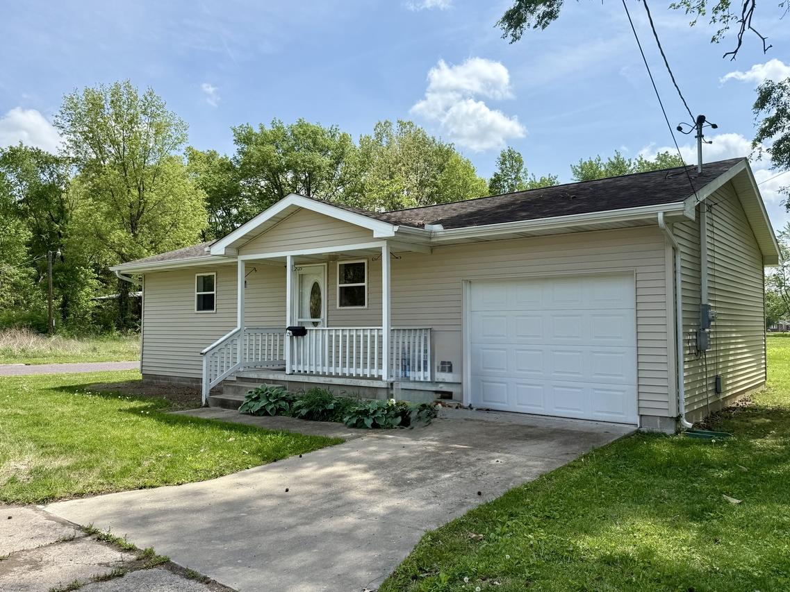 408 E Clark St., West Frankfort, IL 62896