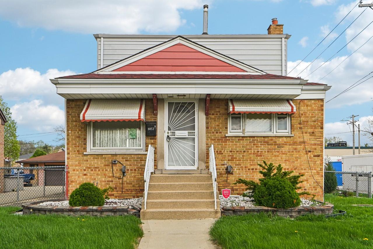 8853 S Troy Ave., Evergreen Park, IL 60805