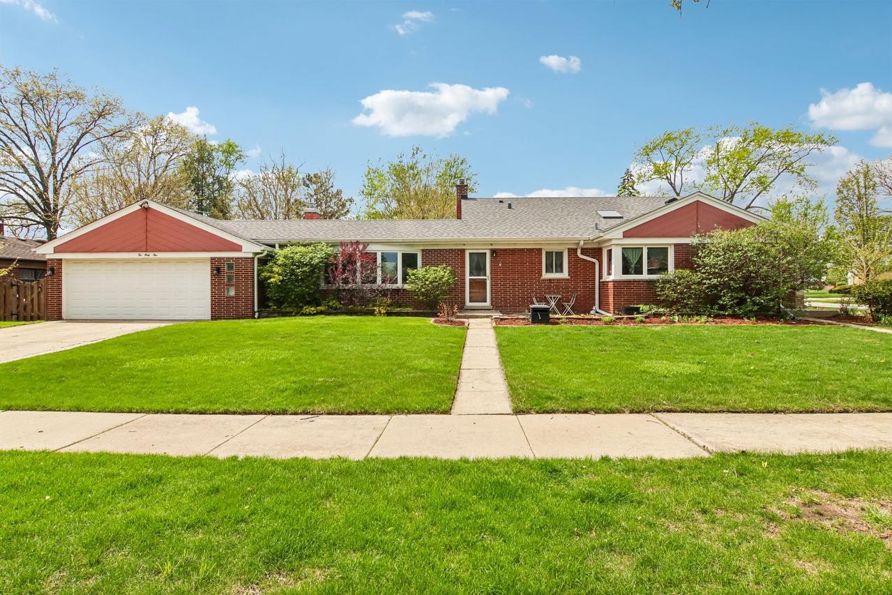 245 Amherst Ave., Des Plaines, IL 60016