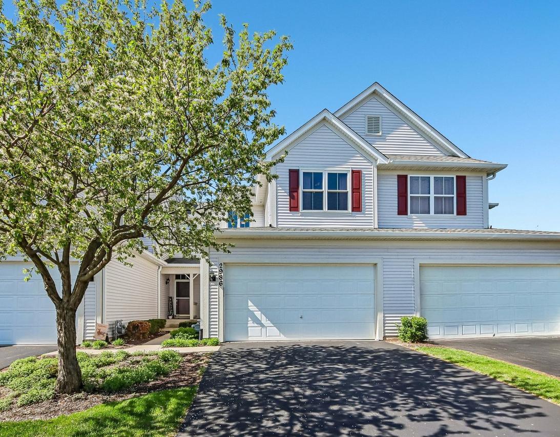 2986 Langston Cir., St. Charles, IL 60175